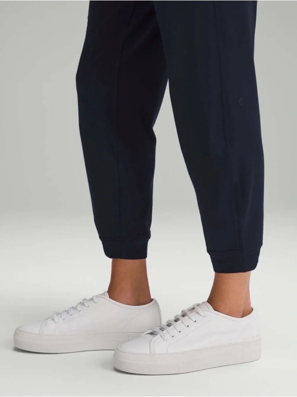Lululemon soft jersey joggers size 8